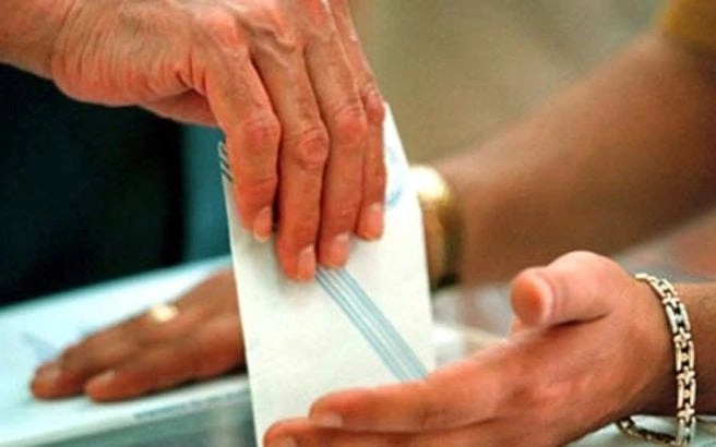 MRB: Προβάδισμα 8% της ΝΔ με 31,3% έναντι 23,3% του ΣΥΡΙΖΑ – Μάχη για την 3η θέση